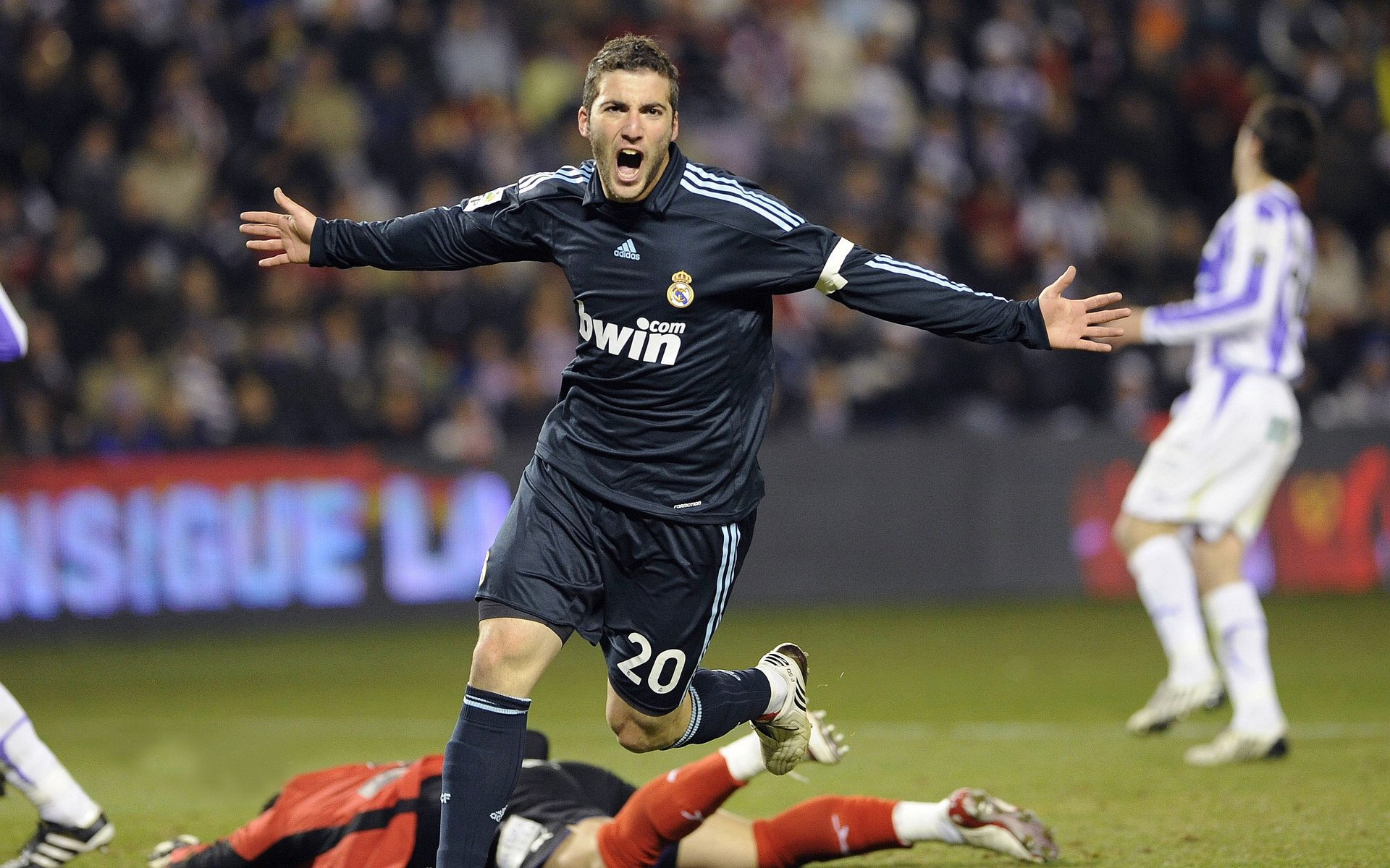 _极地马拉松：挑战白雪皑皑的极限极限_，极昼马拉松