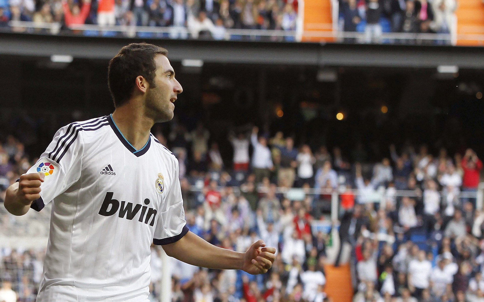 “意甲激战频繁，冠军悬念愈发浓厚”，意甲经典比赛